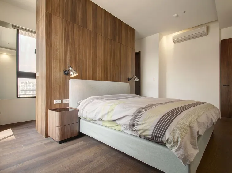 sistemare armadio dietro letto