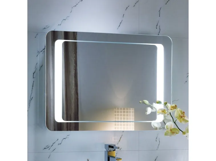 Specchio con luci in bagno