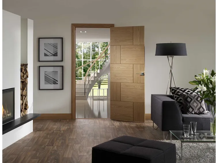 esempio di porta interna in legno