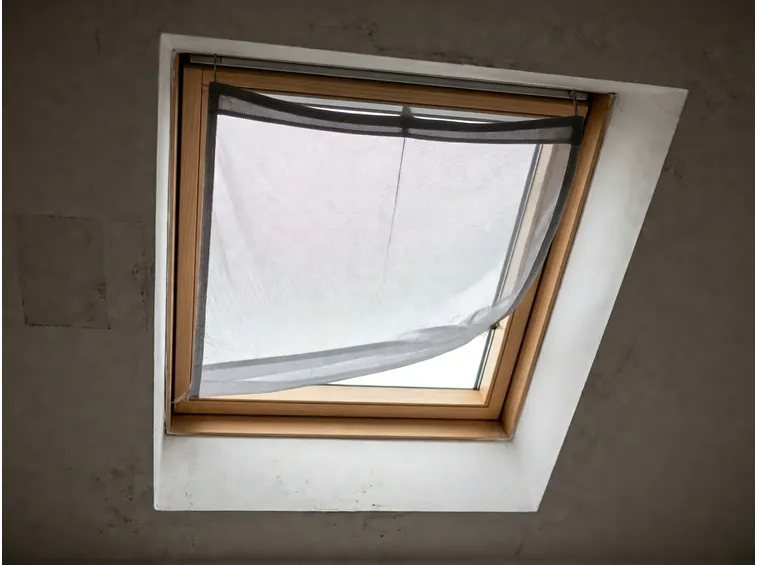 La zanzariera per finestre velux.