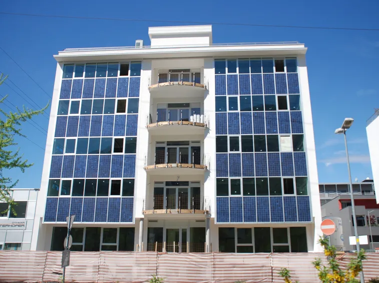 fotovoltaico in facciata