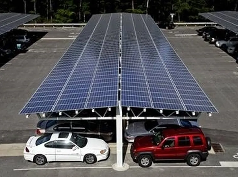 Pensilina fotovoltaica