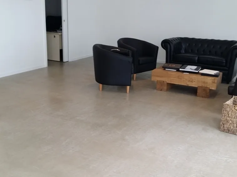 pavimento in resina per il living