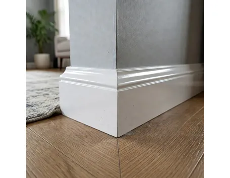 battiscopa bianco