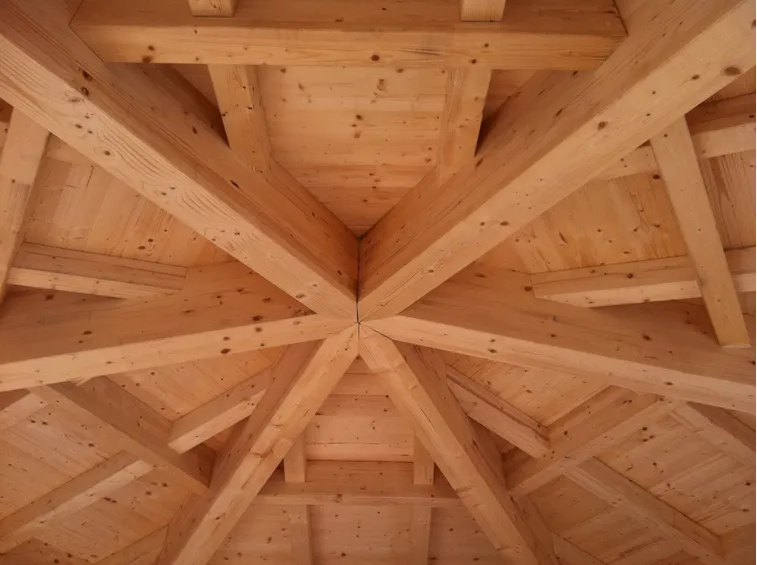 Tetto a legno lamellare