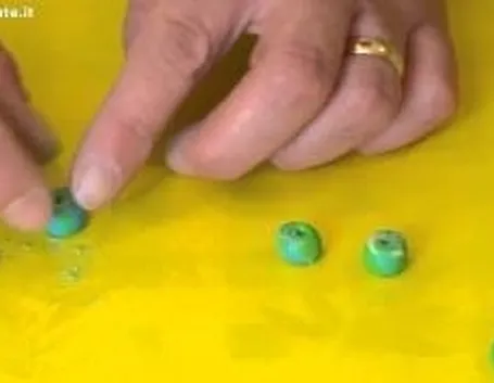 Come realizzare orecchini in fimo