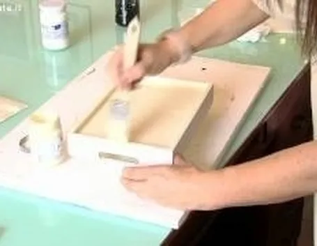 decorare un vassoio con il decoupage